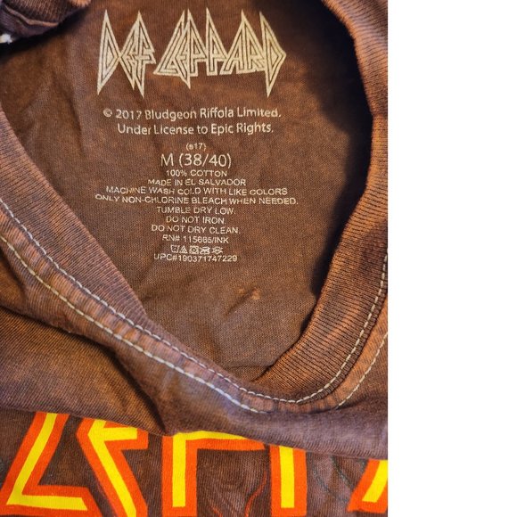 Def Leppard Winged Skull Mineral Wash metal rock Official T-Shirt M NWT - Picture 4 of 4